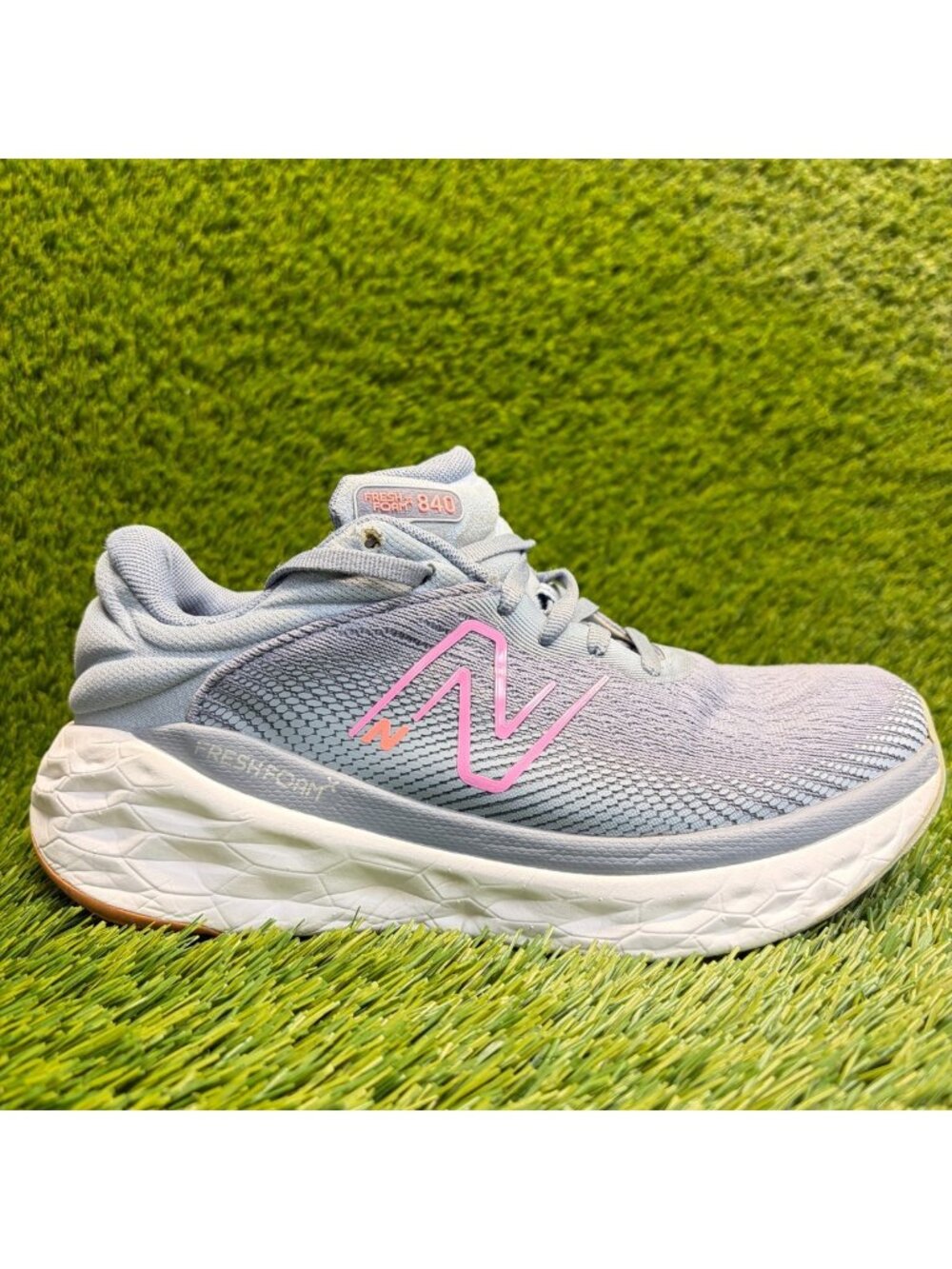 New Balance Fresh Foam X 840v1 Womens Size 7 Gray Pink Running Shoes Sneakers